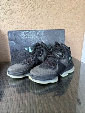 Nike Basketball Shoes in Black with Teal Accent